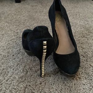 Vince Camuto Close Toed Pumps